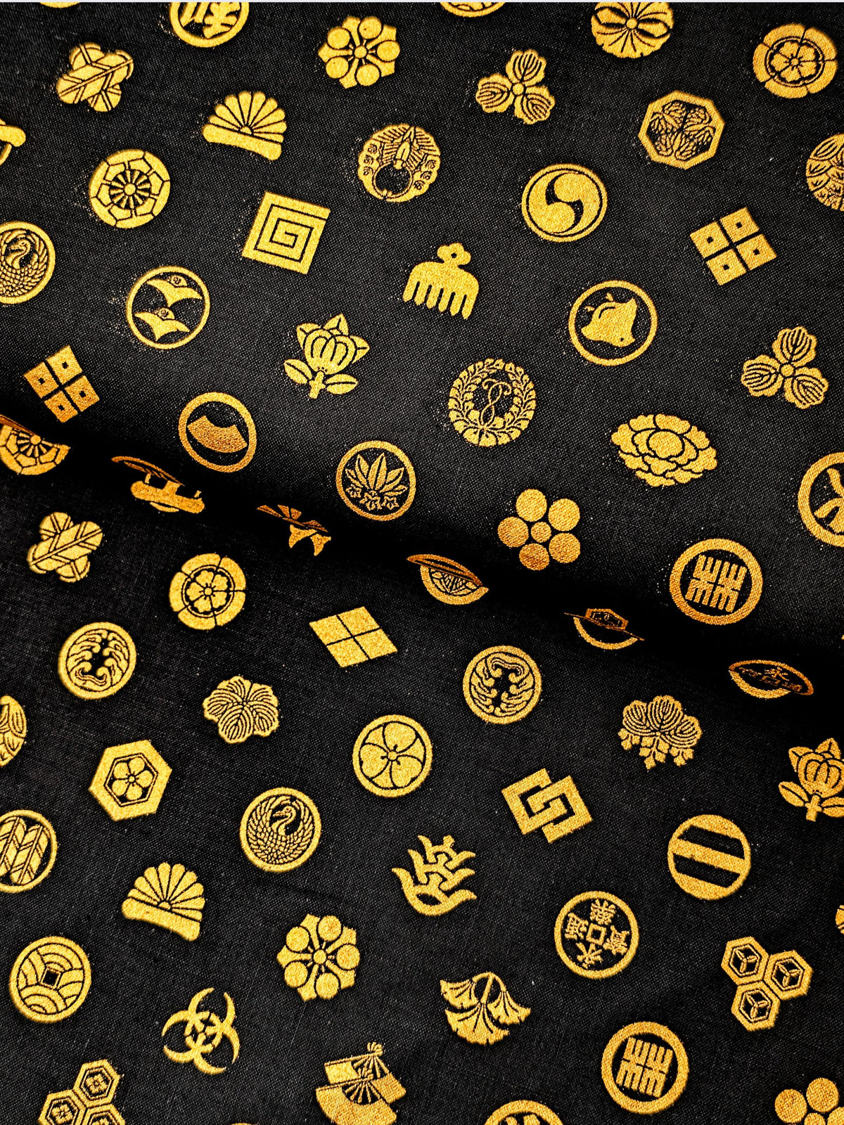 Cosmo - Golden Japanese Crests Cotton Sheeting Fabric - Black & Gold REMNANT