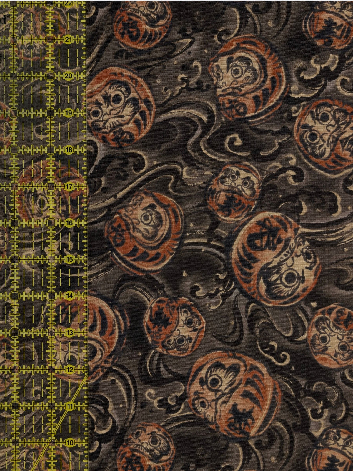 QuiltGate - Brushed Daruma & Waves Cotton Sheeting Fabric - Gray