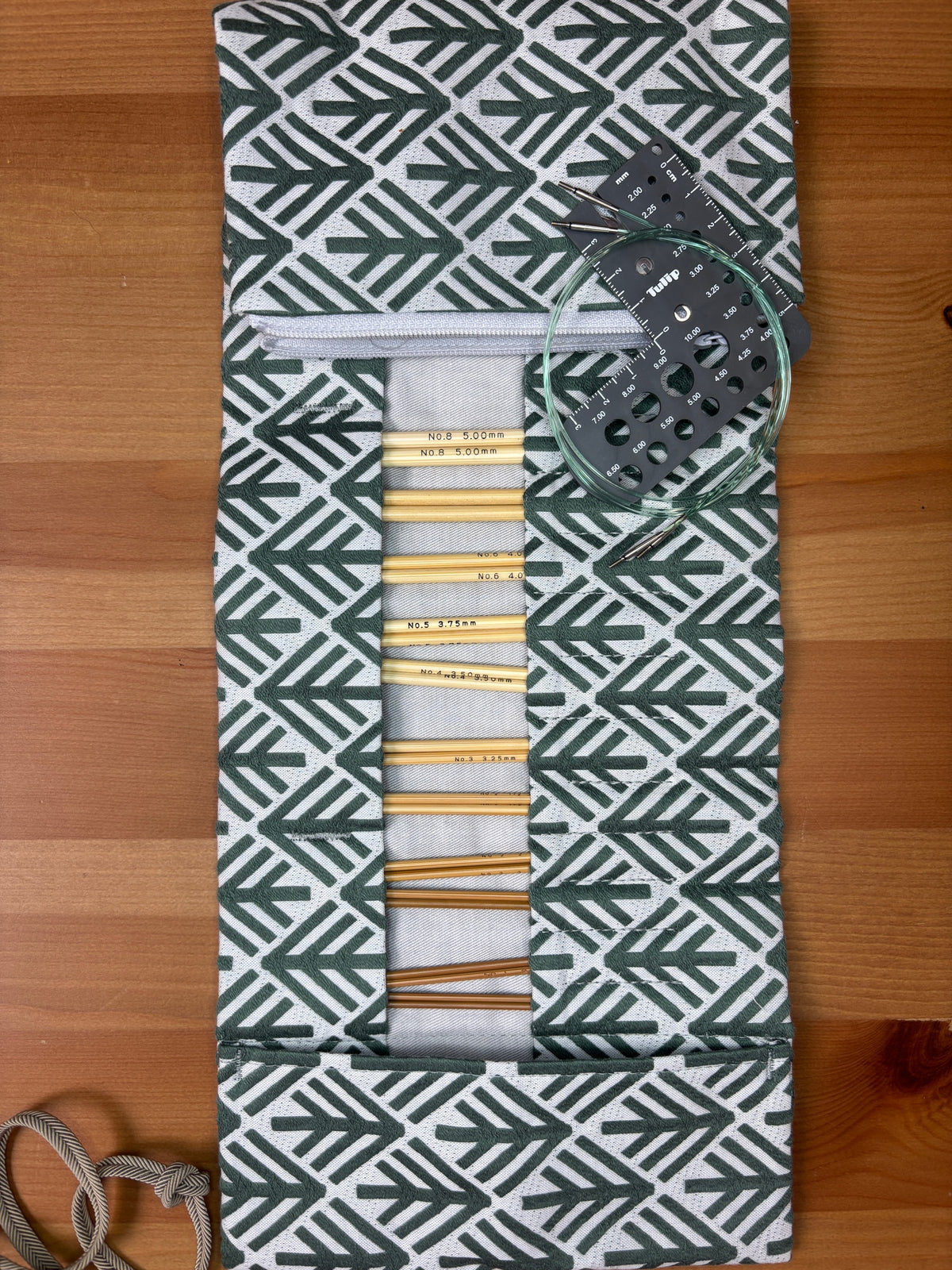 Tulip - CarryC Long Interchangeable Bamboo Knitting Needle Set 'Komorebi'- Green