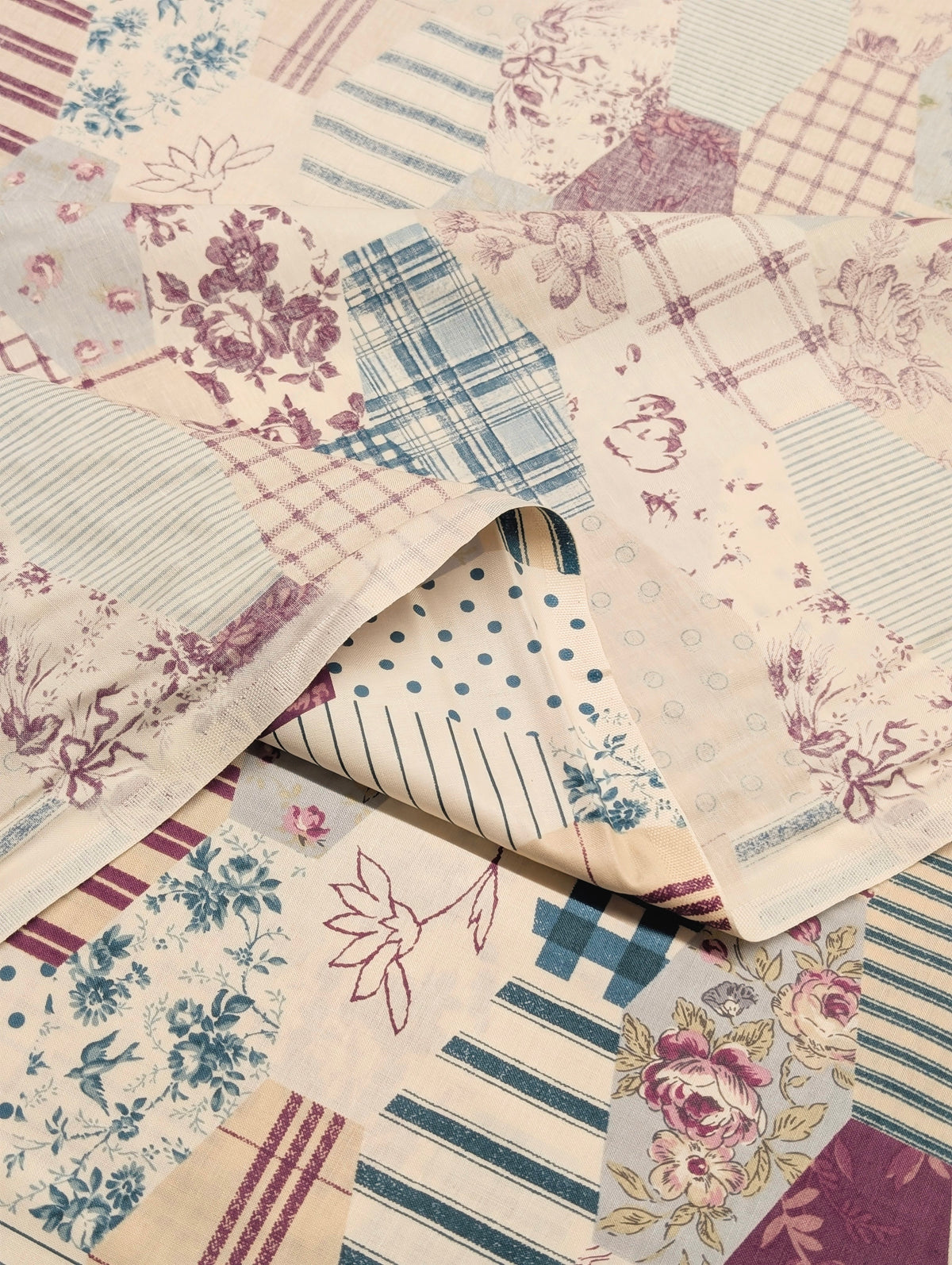 Yuwa - Patchwork Quilt Printed Cotton Sheeting Fabric - Beige, Maroon & Green