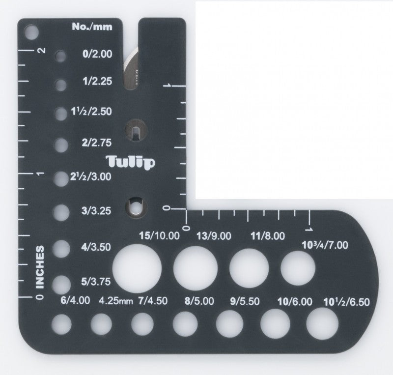 Tulip - Knitting Needle Gauge with Built-in Yarn Cutter - Gray