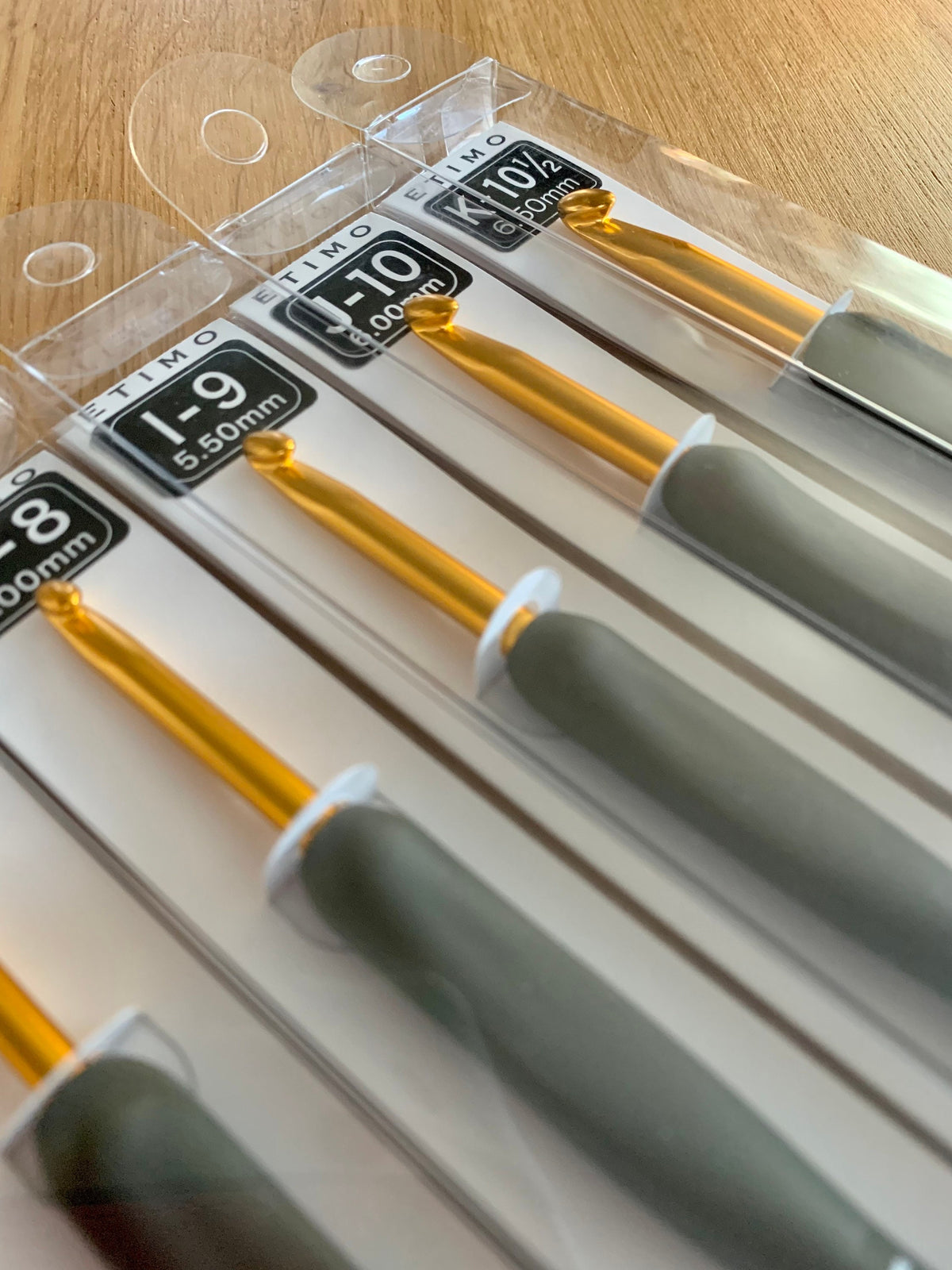 Tulip - "Etimo" Crochet Hooks with Cushion Grip - Gray and Gold