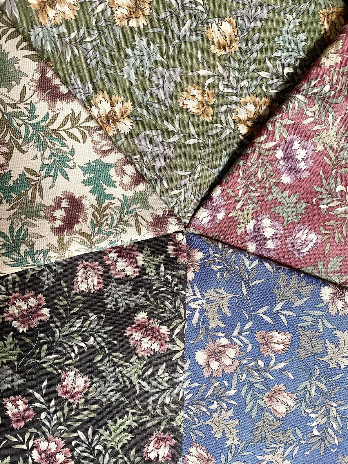 QuiltGate - PRE-CUT Gentle Flowers Dried Flowers Cotton Fabric