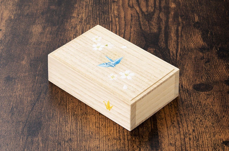 Tulip - Oharibako Sewing Box in Paulownia Wood with Kimono Fabric - Small set
