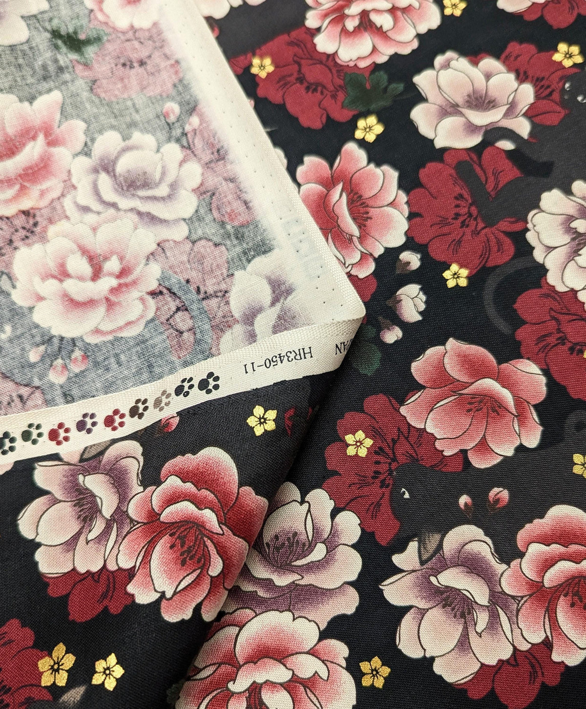 QuiltGate - Hyakka Ryoran Blossoming Cats Cotton Fabric - Black