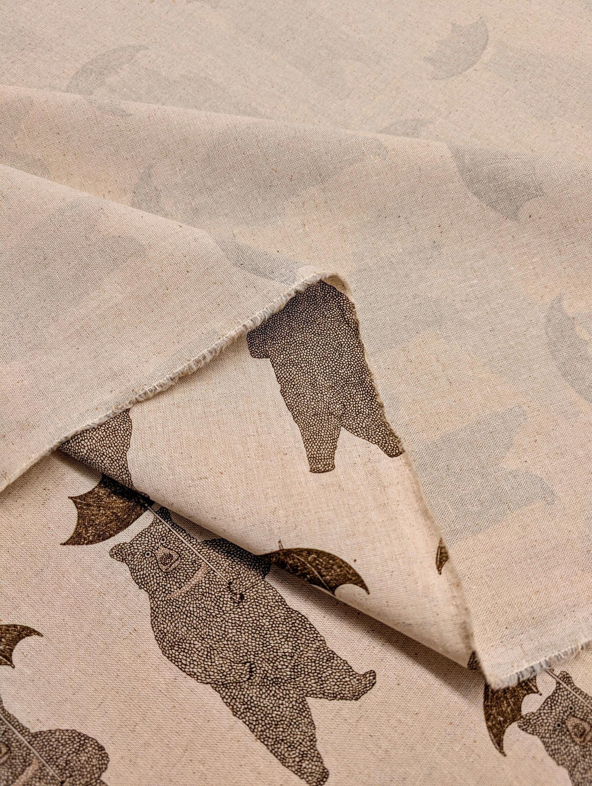 Koizumi - Bear-Able Weather Bears with Umbrellas Cotton/Linen Canvas - Beige Brown