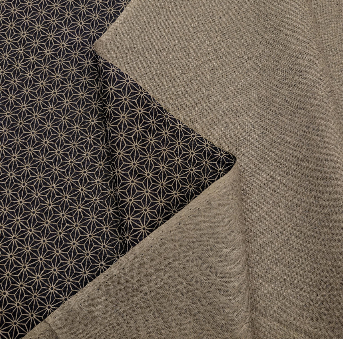 Sevenberry Small Asanoha stars in beige on Japanese cotton fabric 88222-2-15 black & gray