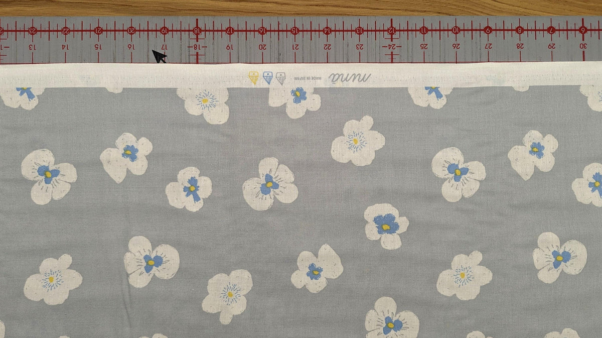 Koizumi - Blooming Pansies Cotton - Gray
