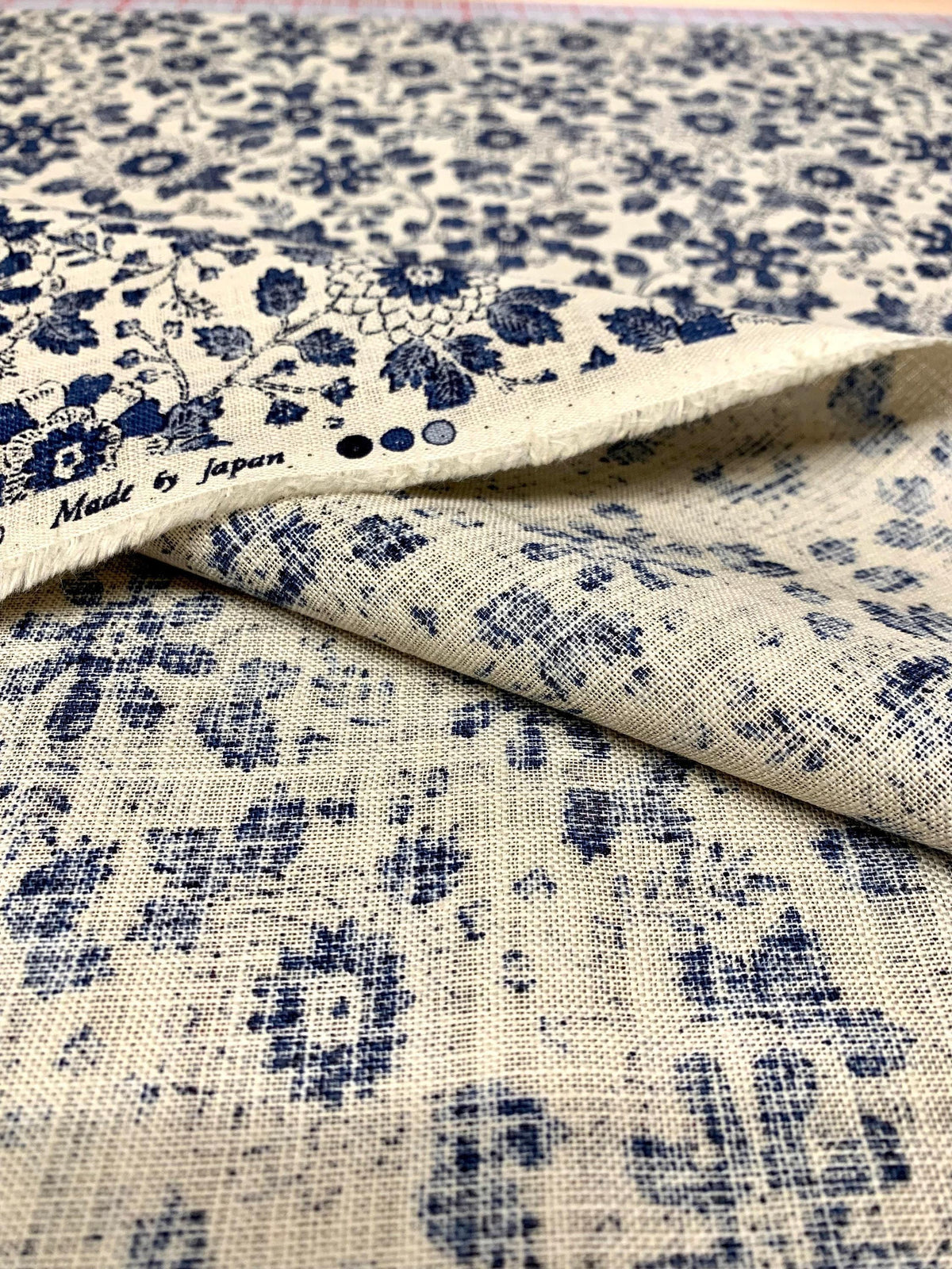 Sevenberry - Vintage Floral Cotton Fabric - Beige Blue