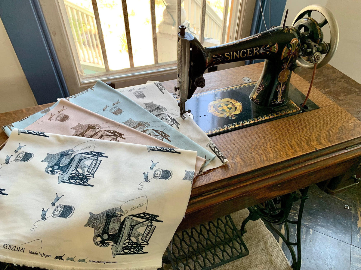Koizumi - Purr-Fect Stitches Cats with Sewing Machines Cotton/Linen Canvas - Pink Brown