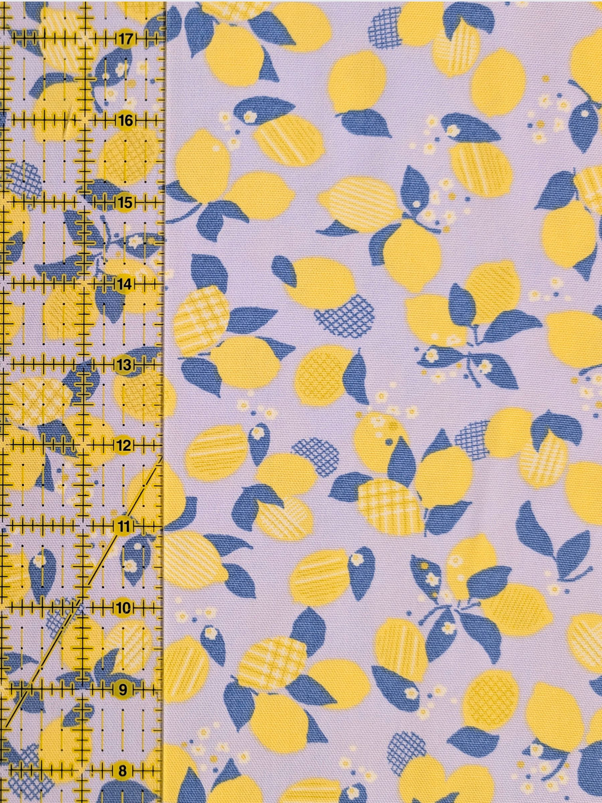 Koizumi - Lemon Bunches Cotton Oxford Fabric - Lavender