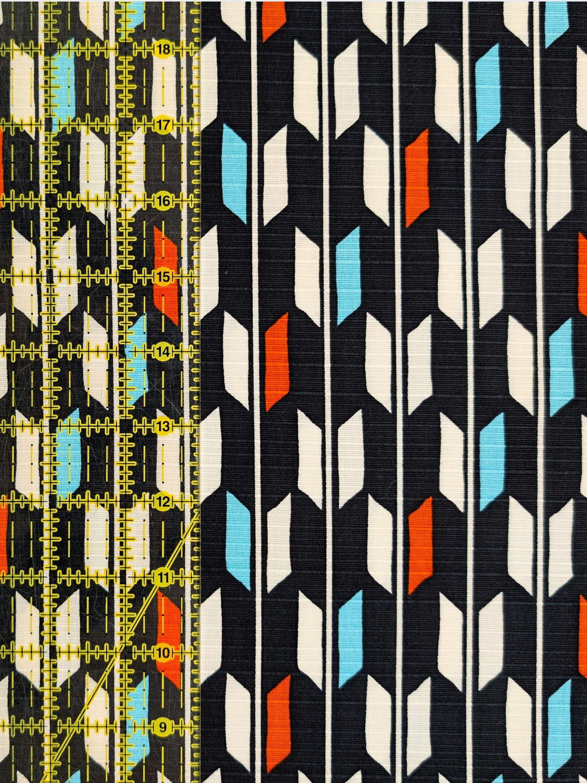 Sevenberry - Arrow Cotton Shantung Fabric - Black & White