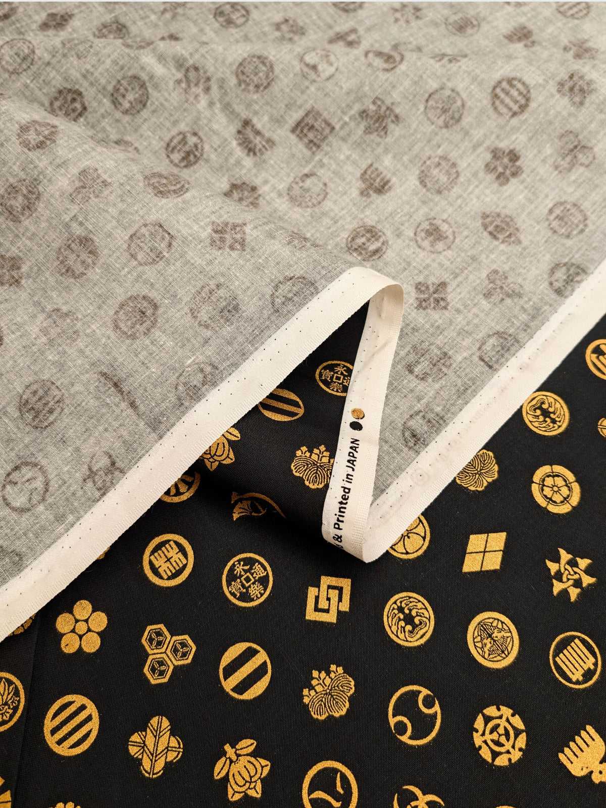Cosmo - Golden Japanese Crests Cotton Sheeting Fabric - Black & Gold REMNANT