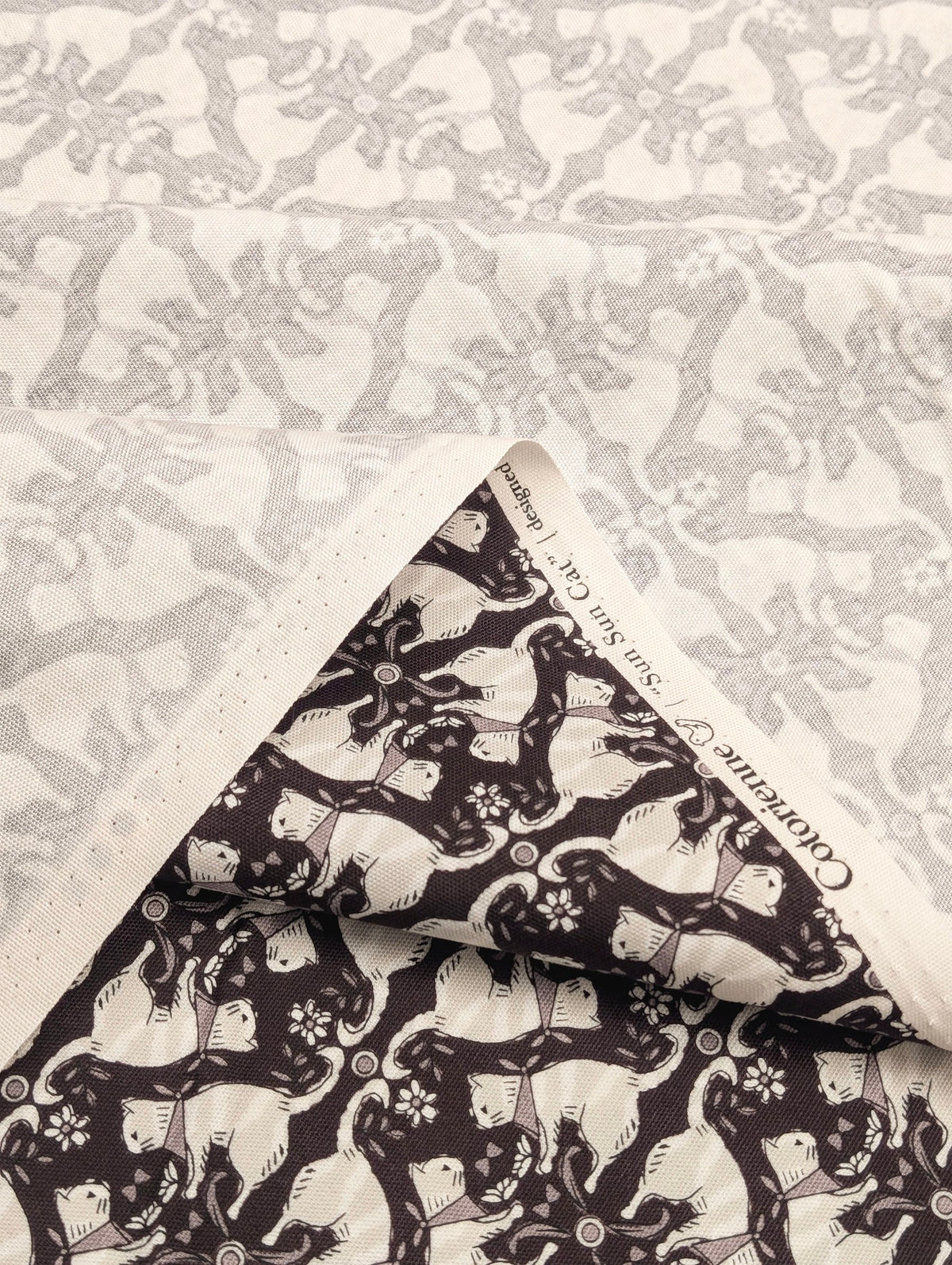 Yuwa - Kaleidoscope Cats Oxford Cotton Fabric - Black
