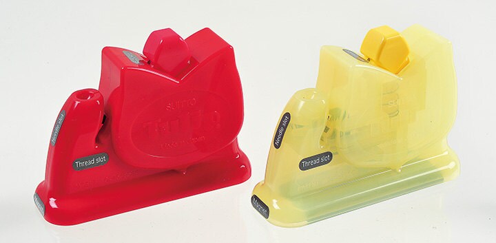 Tulip - Suitto Needle Threader Press it Slowly - Red or Yellow