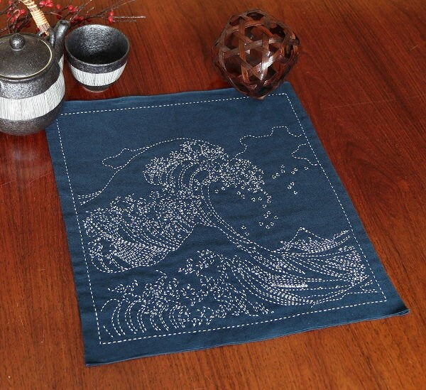 Olympus - Hokusai Collection "Fine Breezy Day" Cotton Sashiko Sampler Cloth - White or Navy
