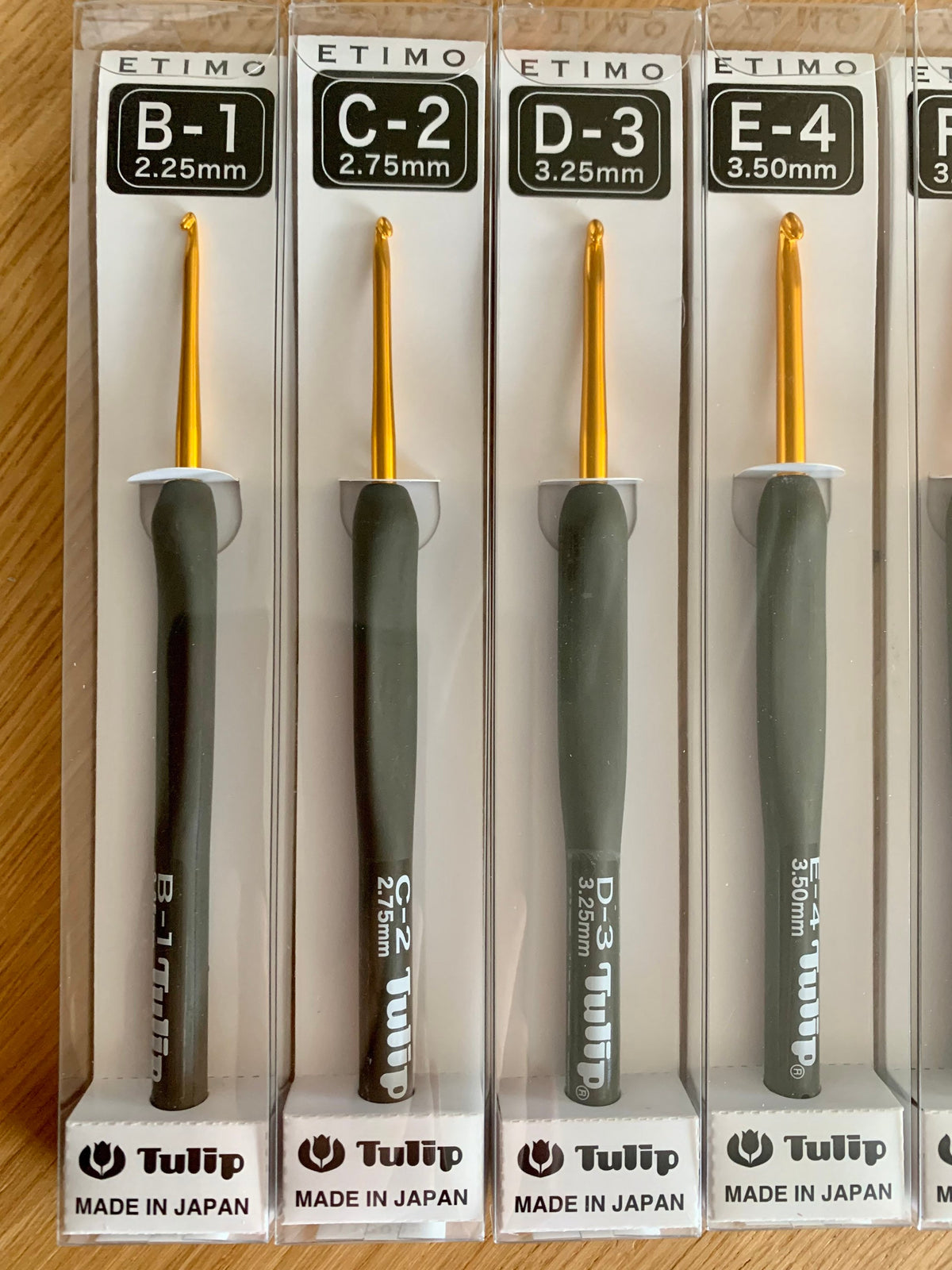 Tulip - "Etimo" Crochet Hooks with Cushion Grip - Gray and Gold