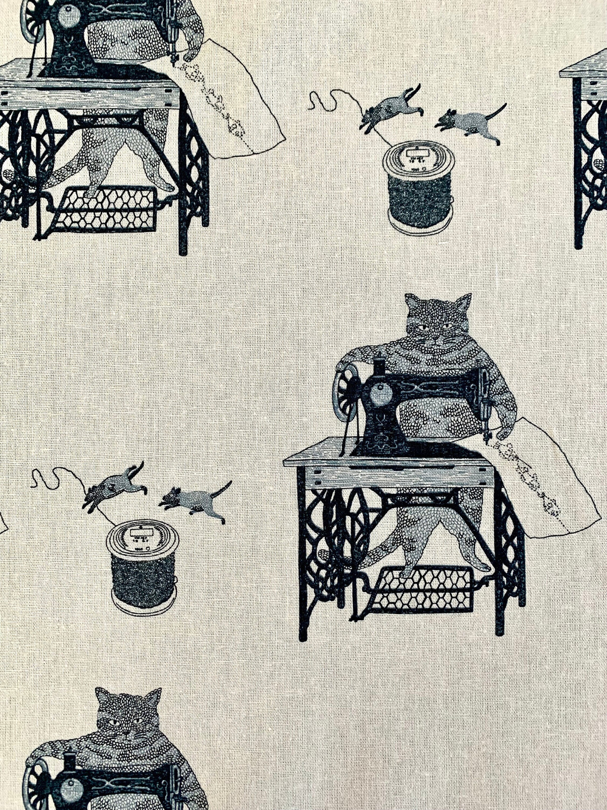 Koizumi - SWATCHES Purr-Fect Stitches Cats with Sewing Machines Cotton/Linen Canvas