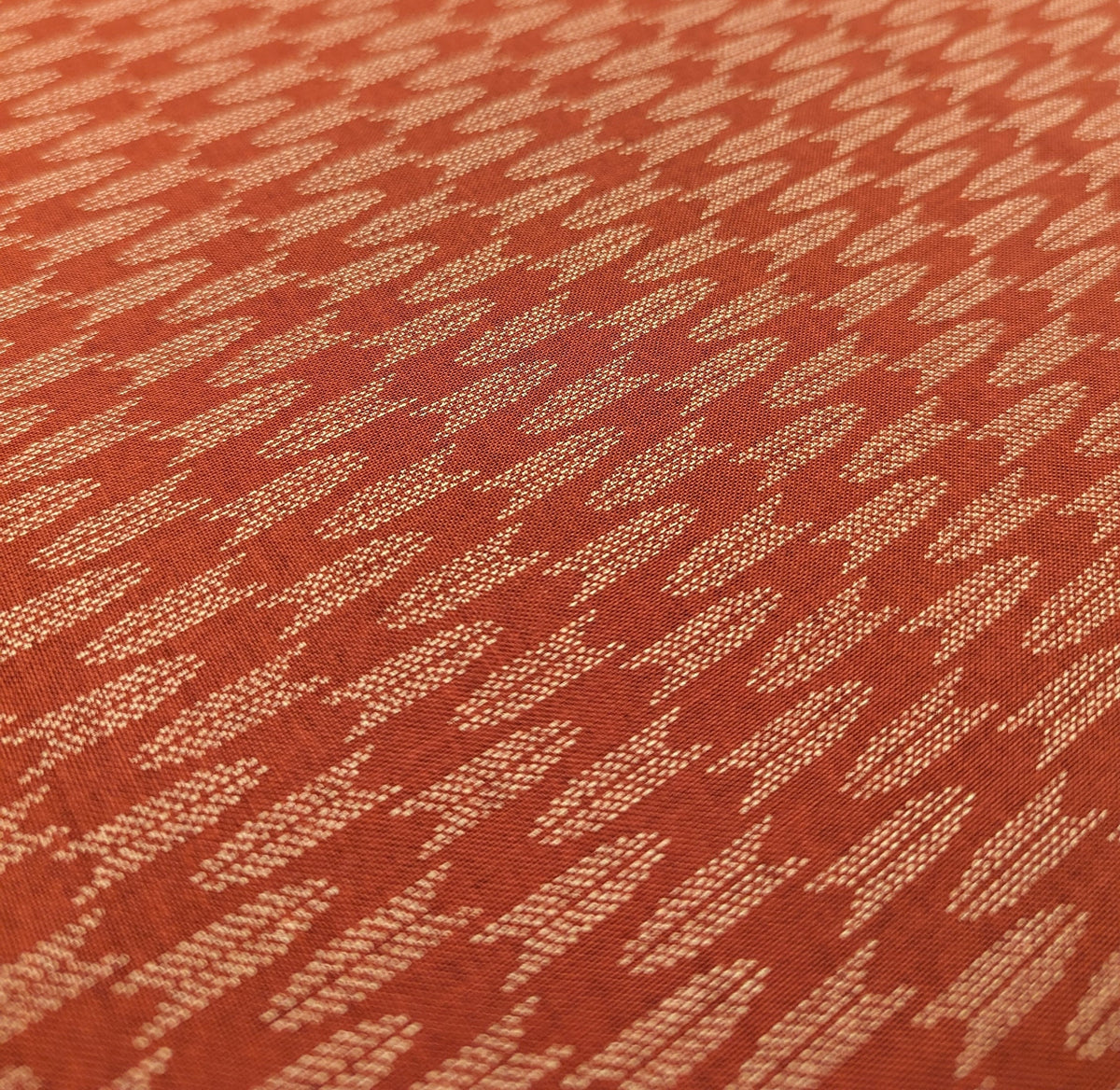 Sevenberry Zigzag Yabane arrows Japanese cotton fabric 88222-6-2 red with beige
