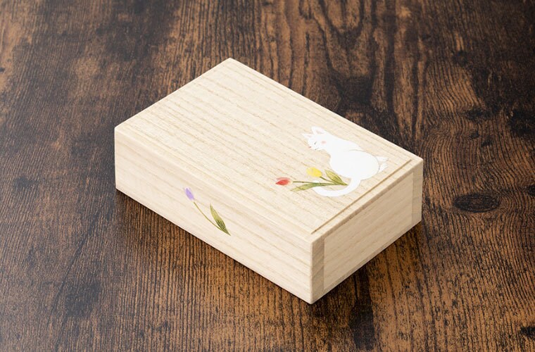 Tulip - Oharibako Sewing Box in Paulownia Wood with Kimono Fabric - Small set