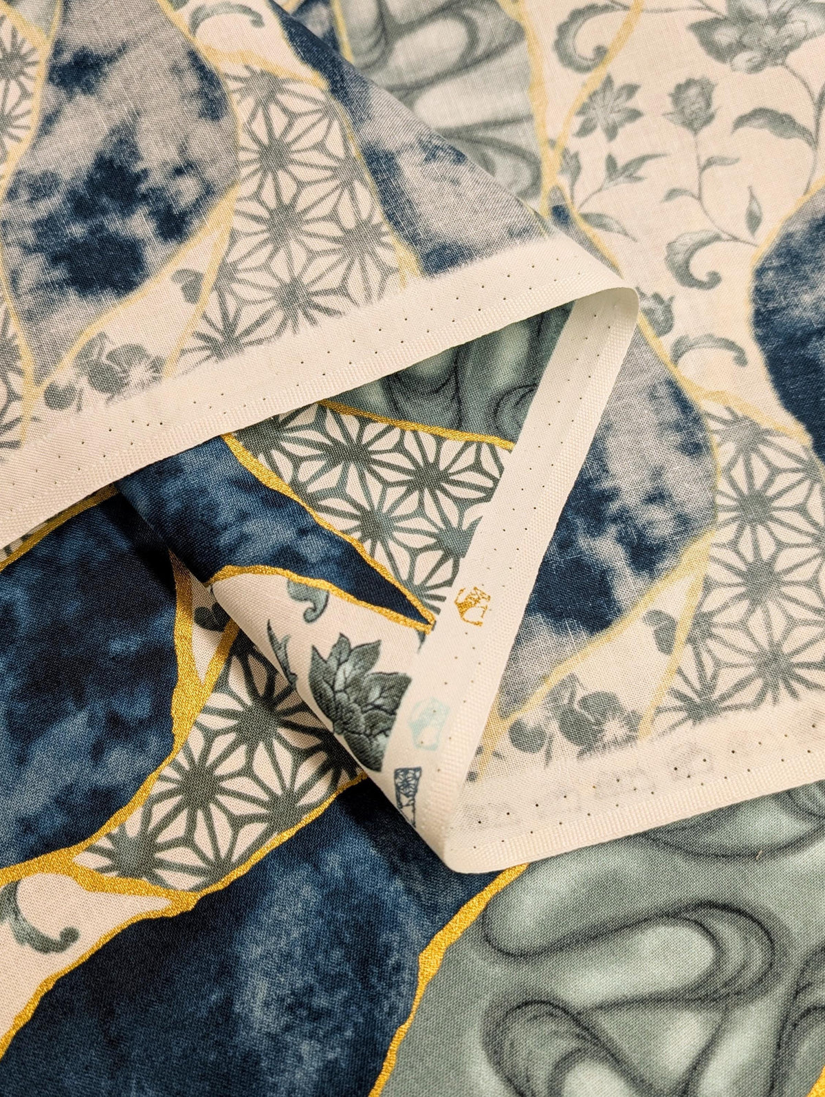 Senyo - Patterned Golden Kintsugi Cotton Fabric - Gray