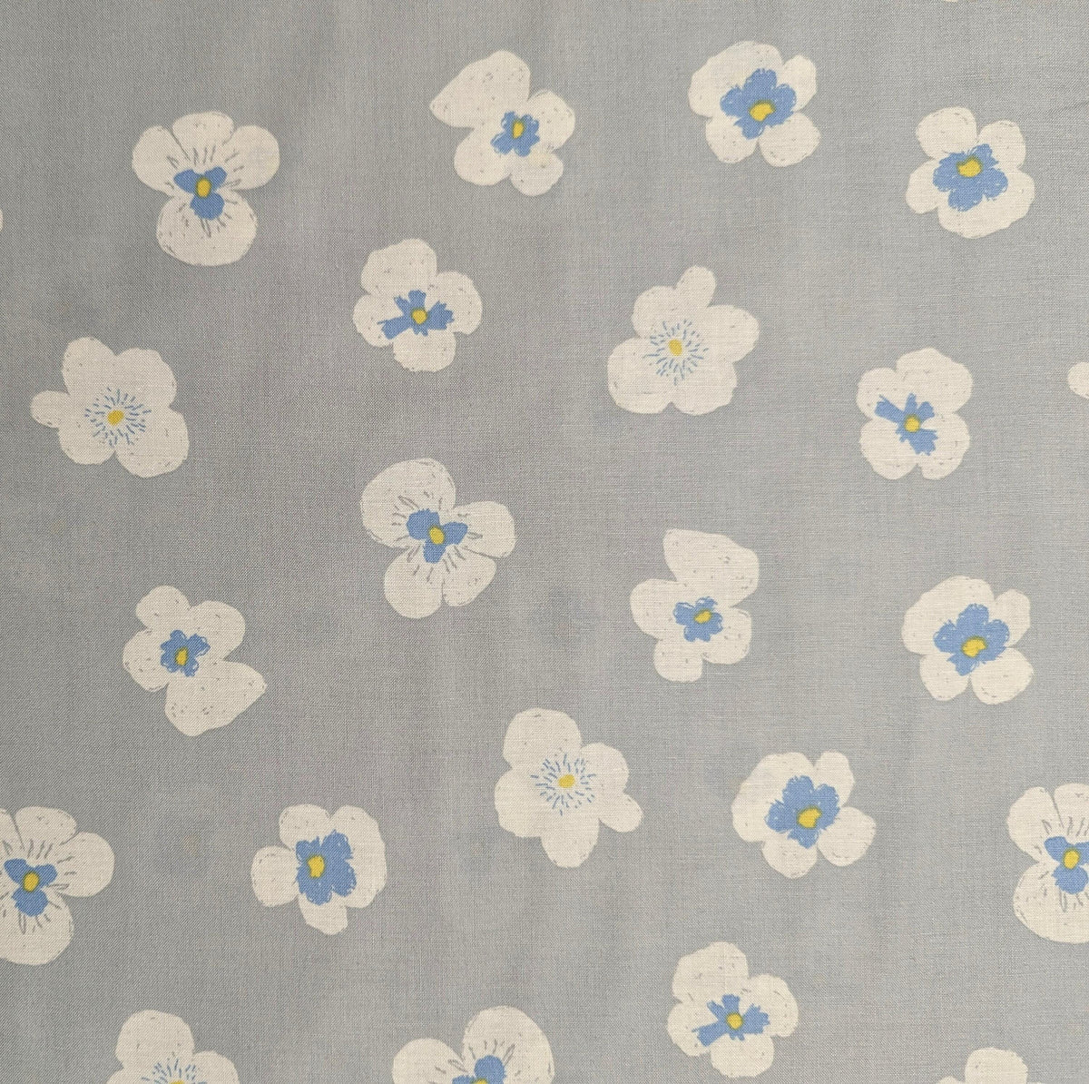 Koizumi - Blooming Pansies Cotton - Gray