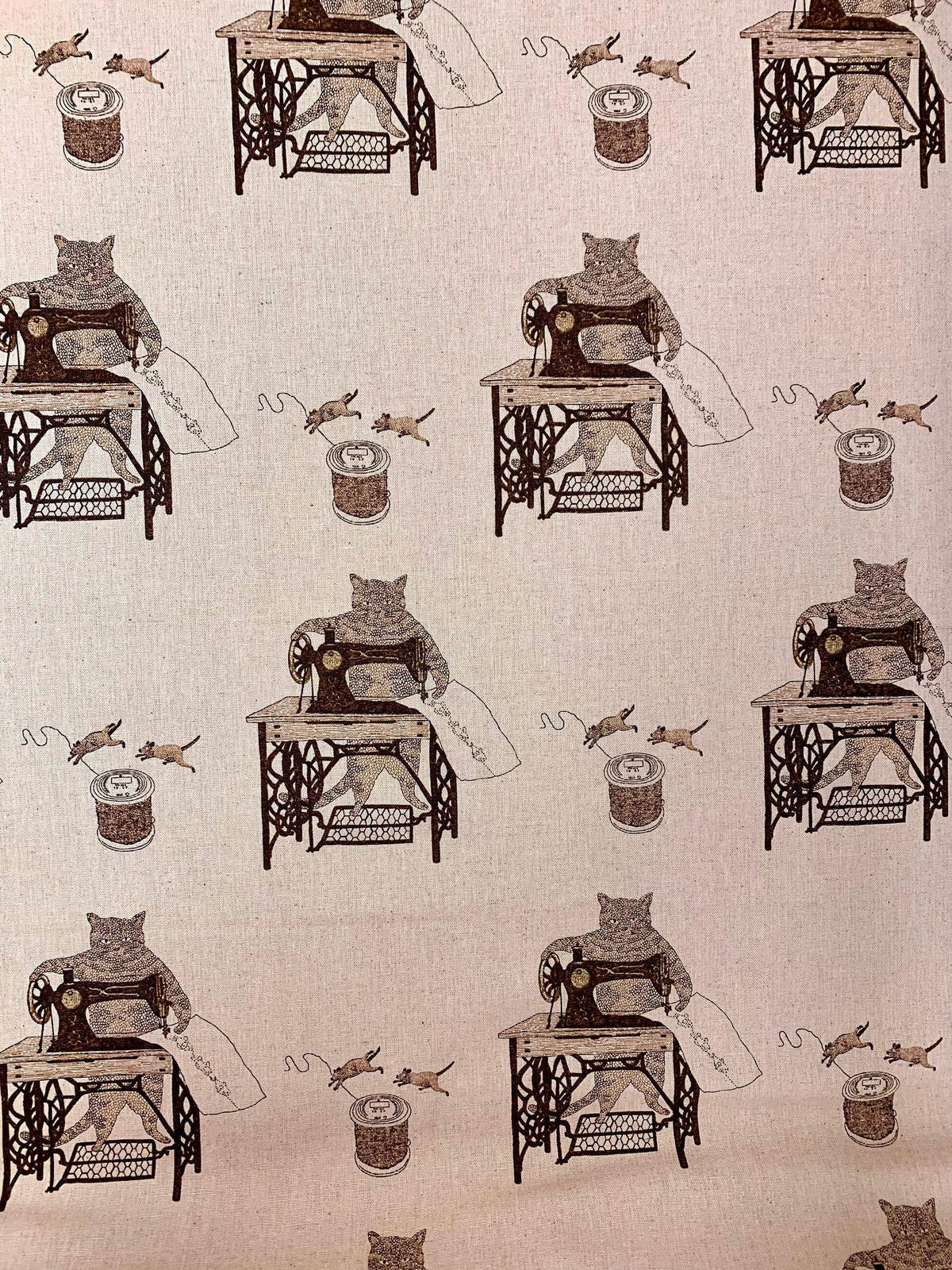 Koizumi - Purr-Fect Stitches Cats with Sewing Machines Cotton/Linen Canvas - Pink Brown