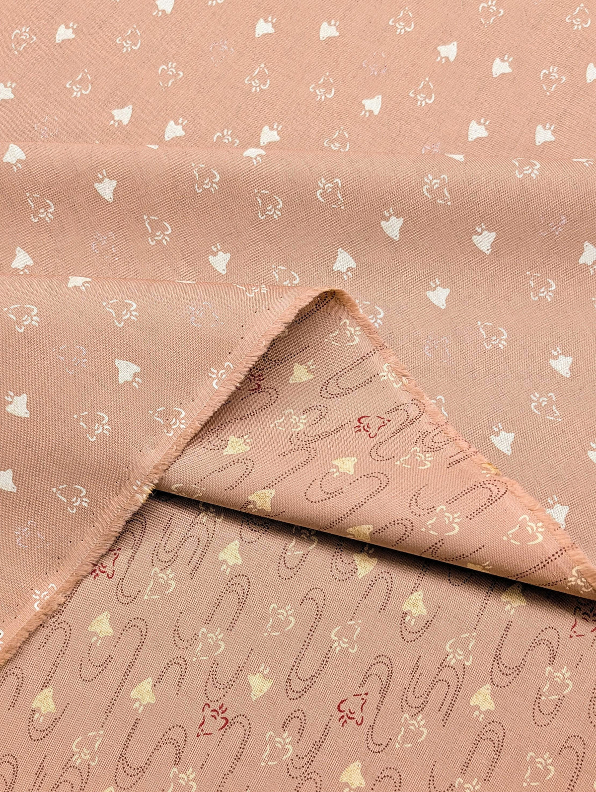 Chidori Sevenberry Japanese cotton fabric 88222-8-1 beige & pink